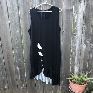 Woman’s black dress ruffles in the bottom Sz  XXL